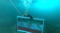 Diver waves Iran's flag in North Pole