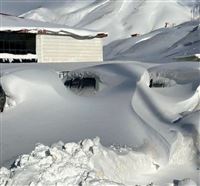 Cars snowed under in W Azerbaijan