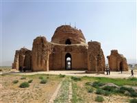 Sarvestan Palace, a memory of history