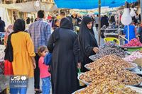 Iranian Arabs shop till morning for Eid